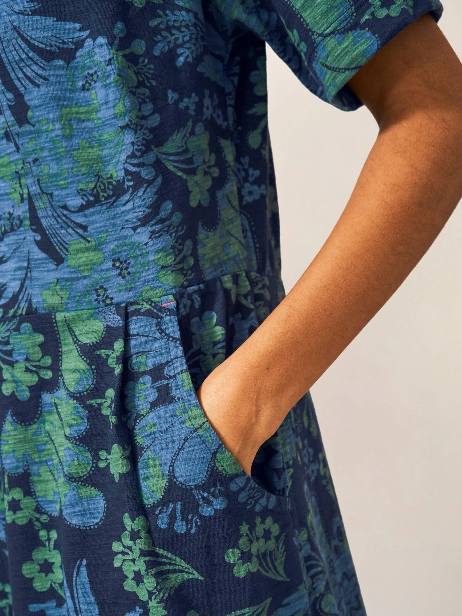 WHITE STUFF Tammy Cotton Jersey Dress In NAVY MULTI 3 WHITE STUFF Tammy Cotton Jersey Dress In NAVY MULTI - Image 3