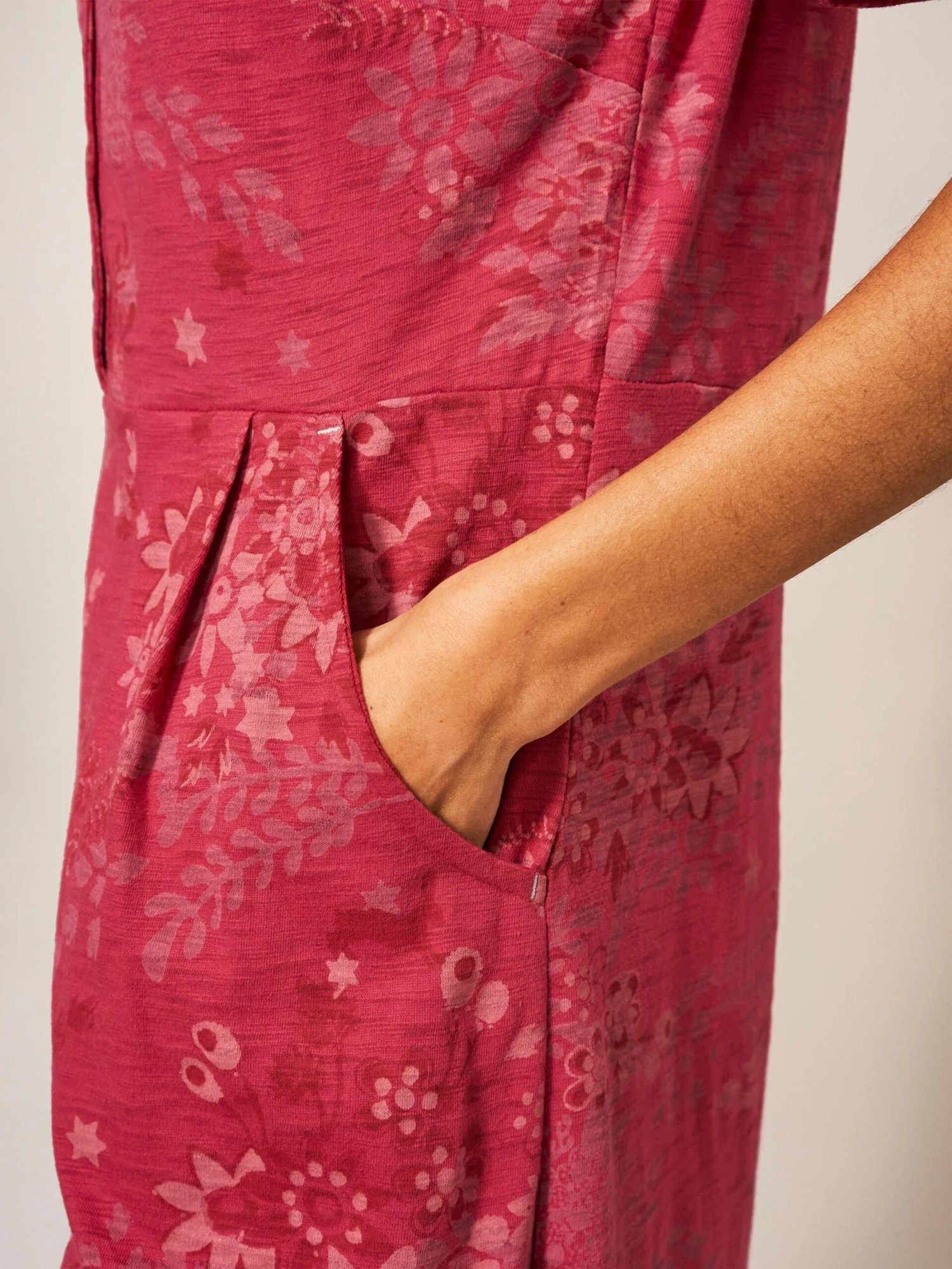 WHITE STUFF Tammy Cotton Jersey Dress In RED MULTI 3 WHITE STUFF Tammy Cotton Jersey Dress In RED MULTI - Image 3