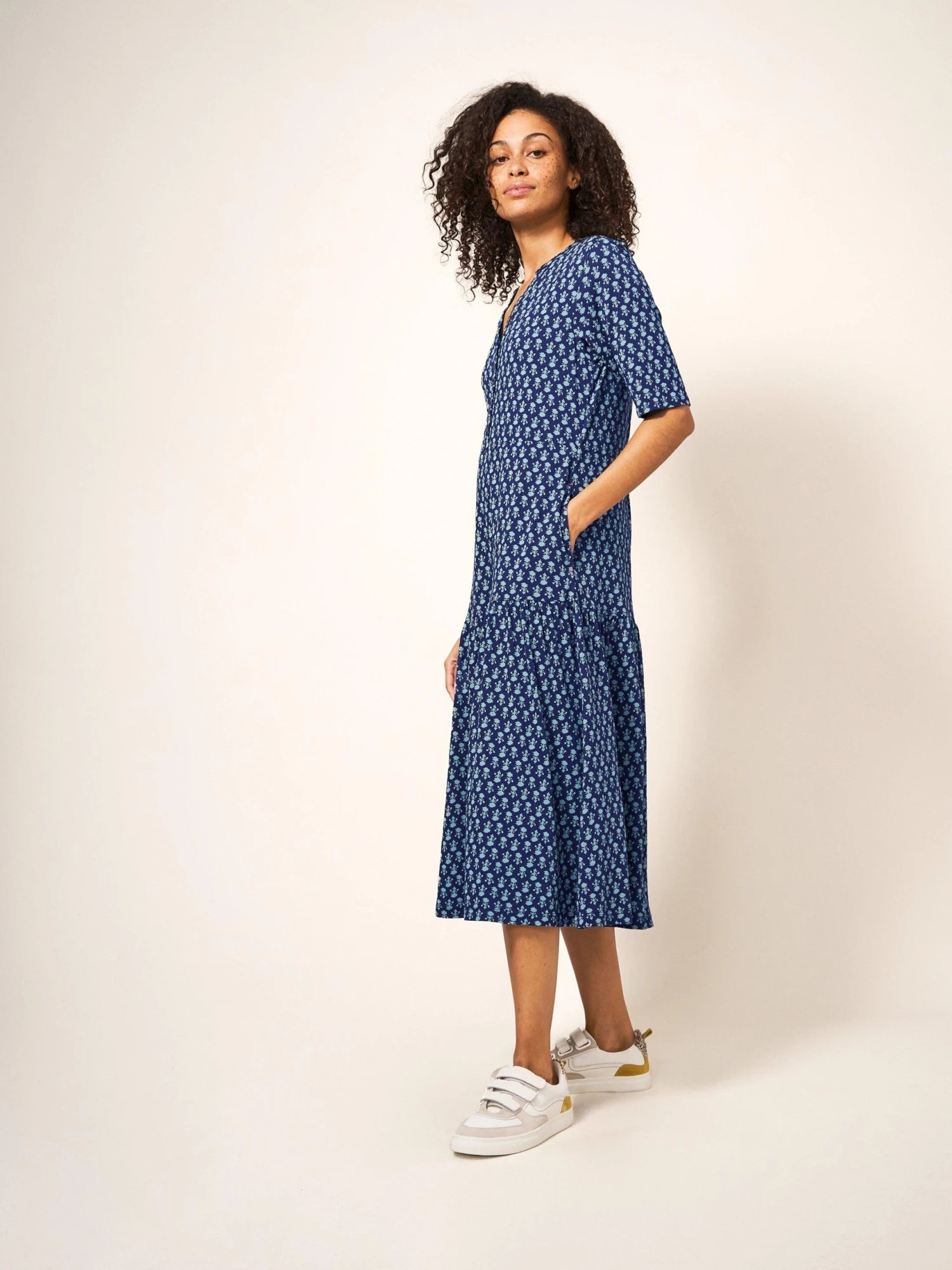 WHITE STUFF Sabina Jersey Dress In NAVY MULTI 2 WHITE STUFF Sabina Jersey Dress In NAVY MULTI - Image 2